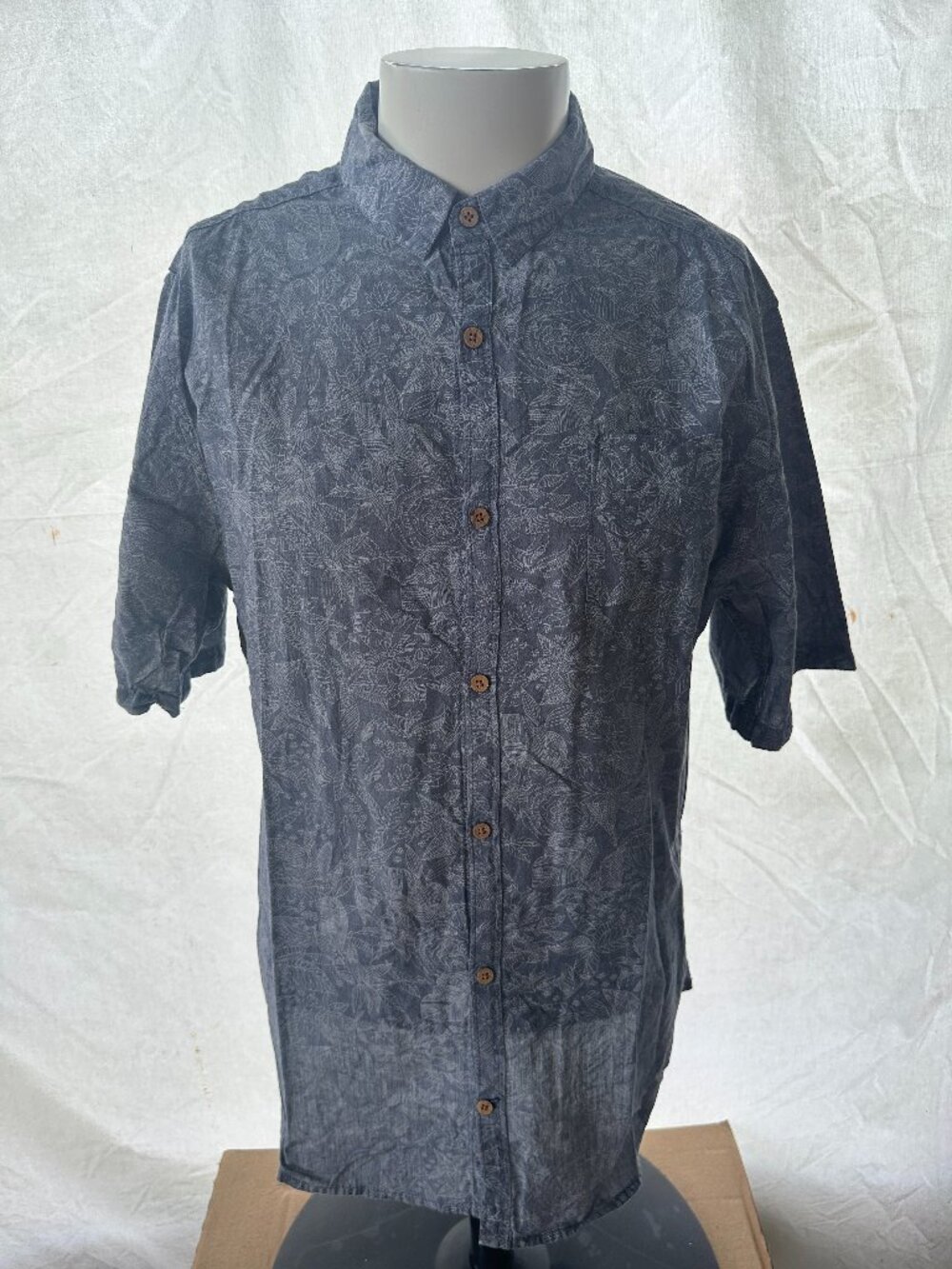 Truth Substance Common Sense Men's Gray Blue White Floral Hawaiian Shirt Large C